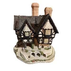 David Winter Flagstaff Manor No. 8958 1986 Hand Painted Handmade Excellent